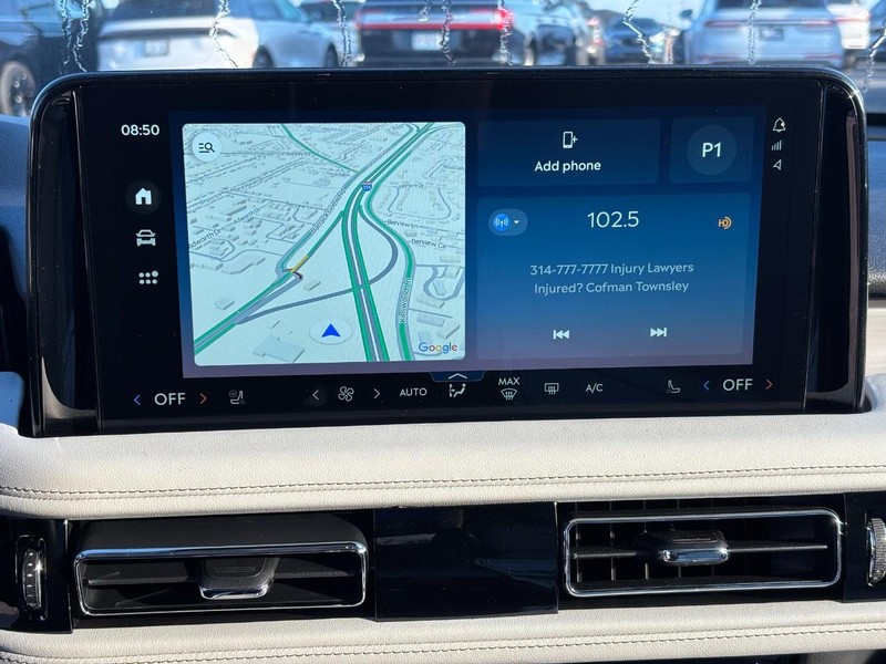 Lincoln Aviator Vehicle Full-screen Gallery Image 24