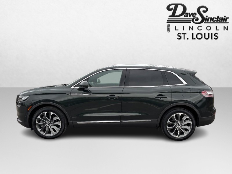 Lincoln Nautilus Vehicle Full-screen Gallery Image 09