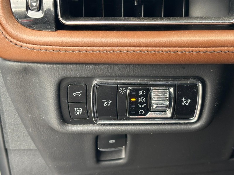 Lincoln Nautilus Vehicle Full-screen Gallery Image 18