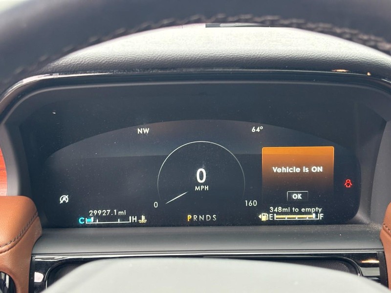 Lincoln Nautilus Vehicle Full-screen Gallery Image 22