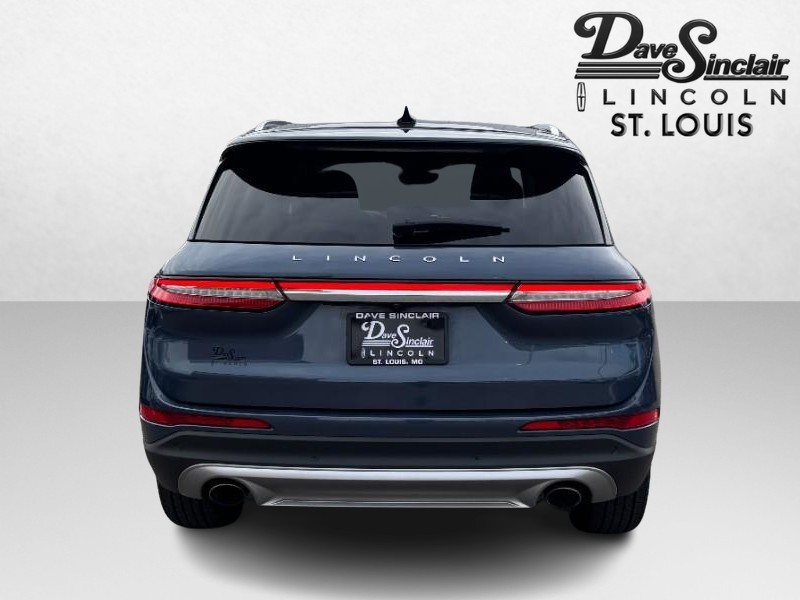 Lincoln Corsair Vehicle Full-screen Gallery Image 06