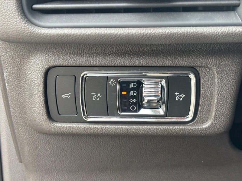 Lincoln Corsair Vehicle Full-screen Gallery Image 17