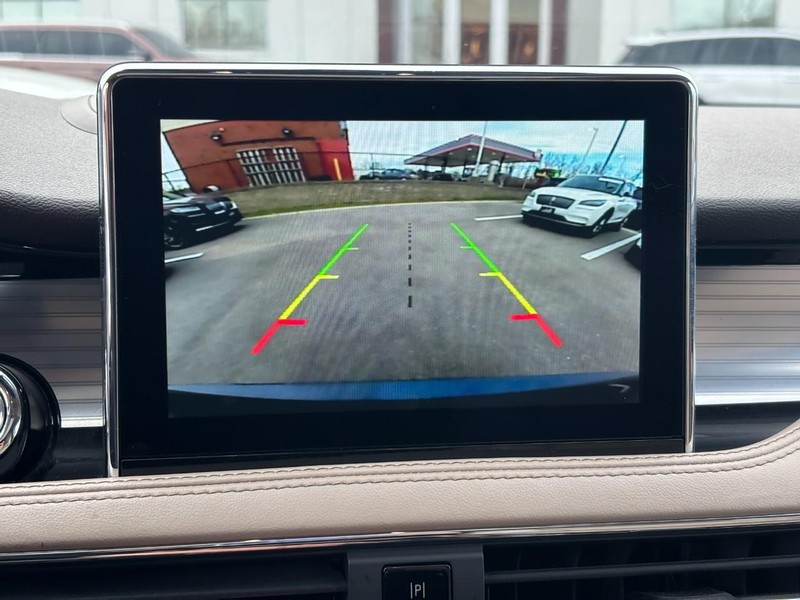 Lincoln Corsair Vehicle Full-screen Gallery Image 23