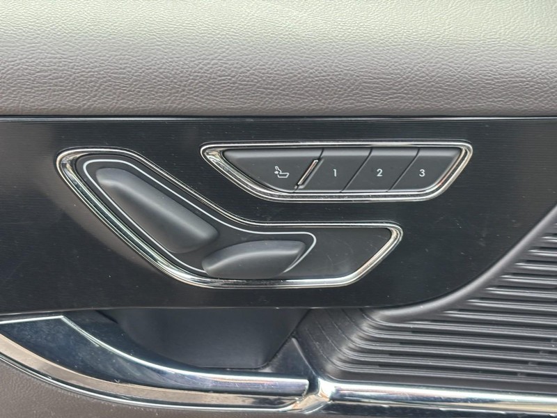 Lincoln Corsair Vehicle Full-screen Gallery Image 25