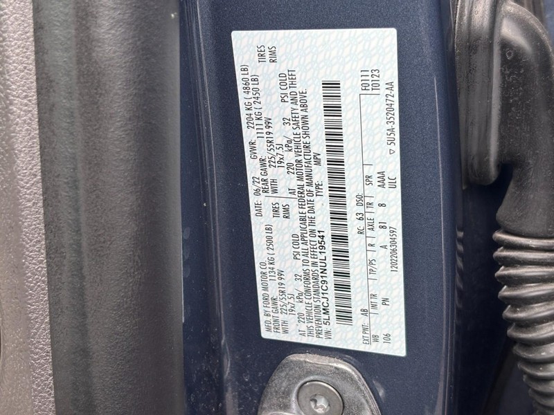 Lincoln Corsair Vehicle Full-screen Gallery Image 26