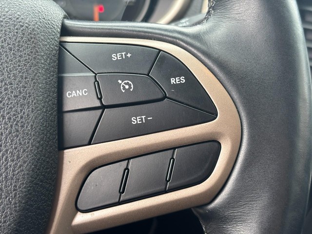 Jeep Cherokee Vehicle Full-screen Gallery Image 21