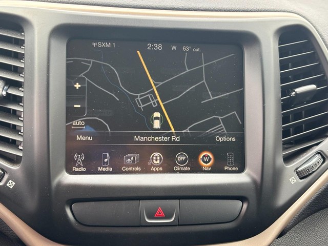 Jeep Cherokee Vehicle Full-screen Gallery Image 24