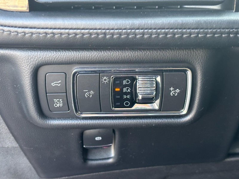 Lincoln Nautilus Vehicle Full-screen Gallery Image 17