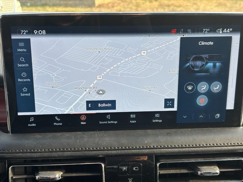 Lincoln Nautilus Vehicle Full-screen Gallery Image 23