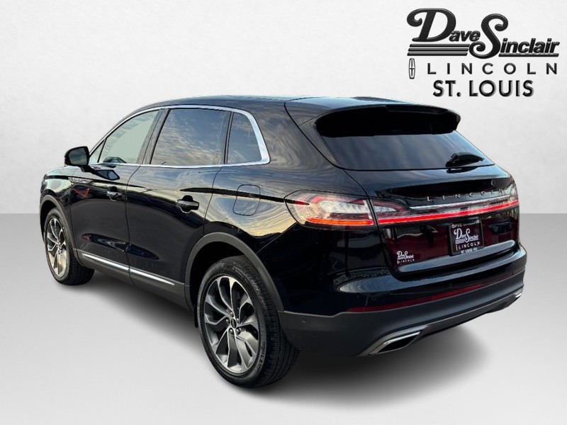 Lincoln Nautilus Vehicle Full-screen Gallery Image 07