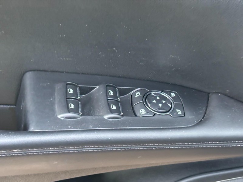 Lincoln Nautilus Vehicle Full-screen Gallery Image 17