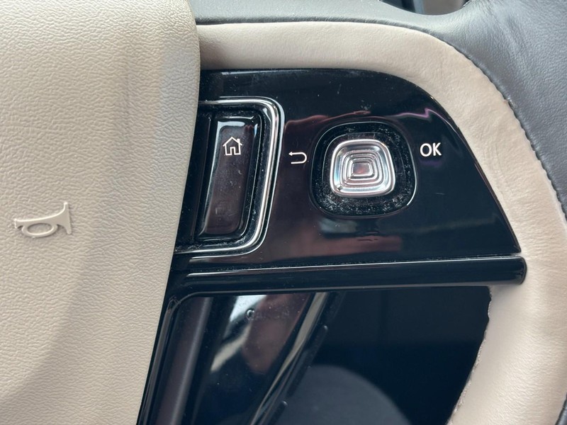 Lincoln Corsair Vehicle Full-screen Gallery Image 19