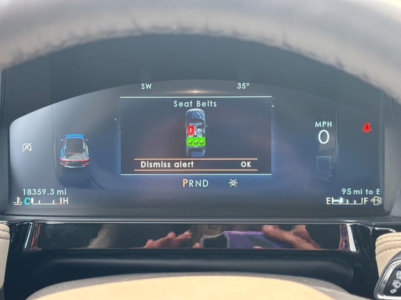 Lincoln Corsair Vehicle Full-screen Gallery Image 20