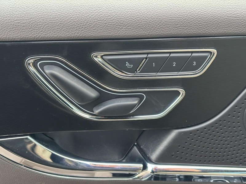 Lincoln Corsair Vehicle Full-screen Gallery Image 24