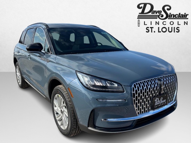 Lincoln Corsair Vehicle Full-screen Gallery Image 03