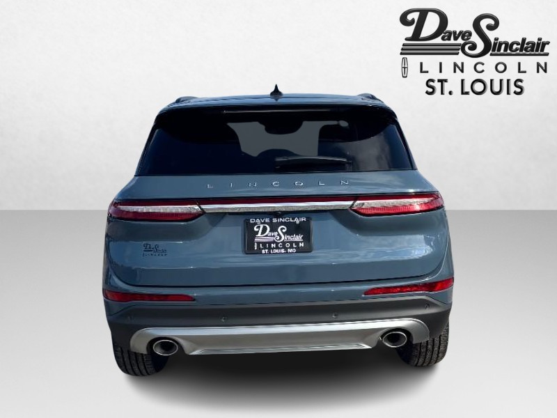 Lincoln Corsair Vehicle Full-screen Gallery Image 06