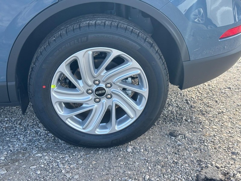 Lincoln Corsair Vehicle Full-screen Gallery Image 10