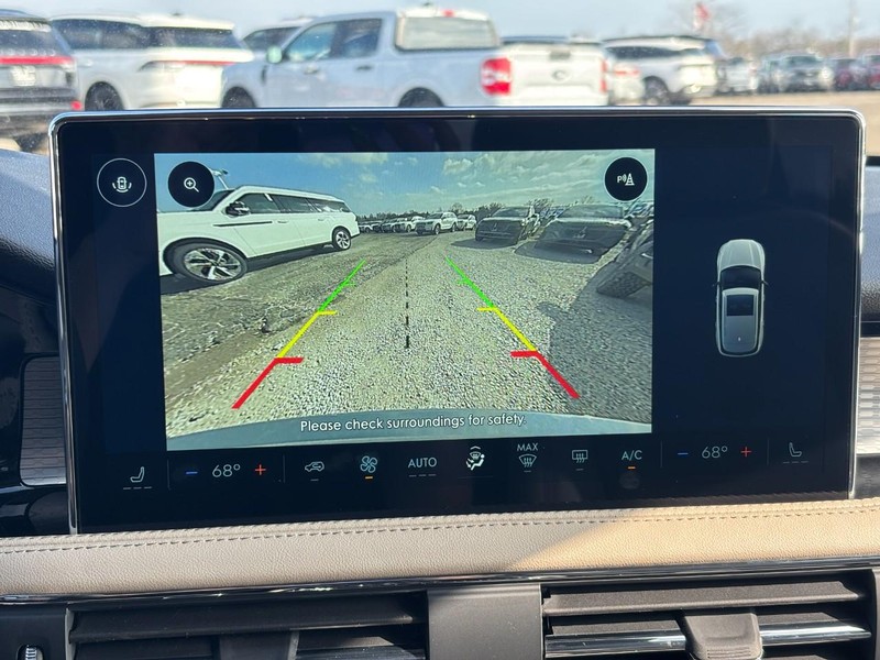 Lincoln Corsair Vehicle Full-screen Gallery Image 23