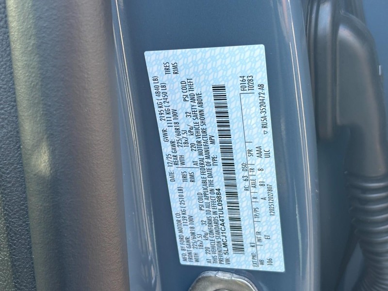 Lincoln Corsair Vehicle Full-screen Gallery Image 26