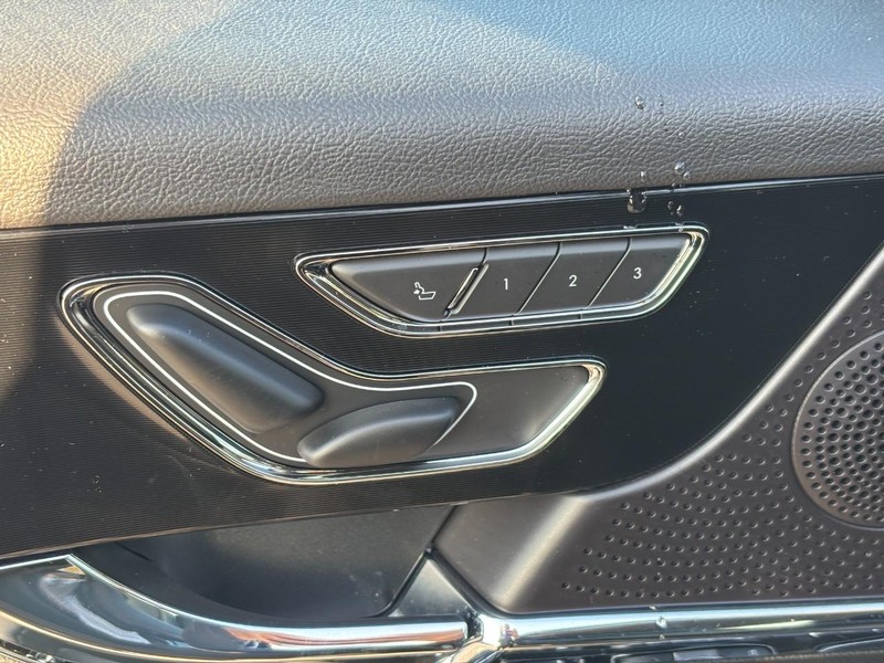 Lincoln Corsair Vehicle Full-screen Gallery Image 16