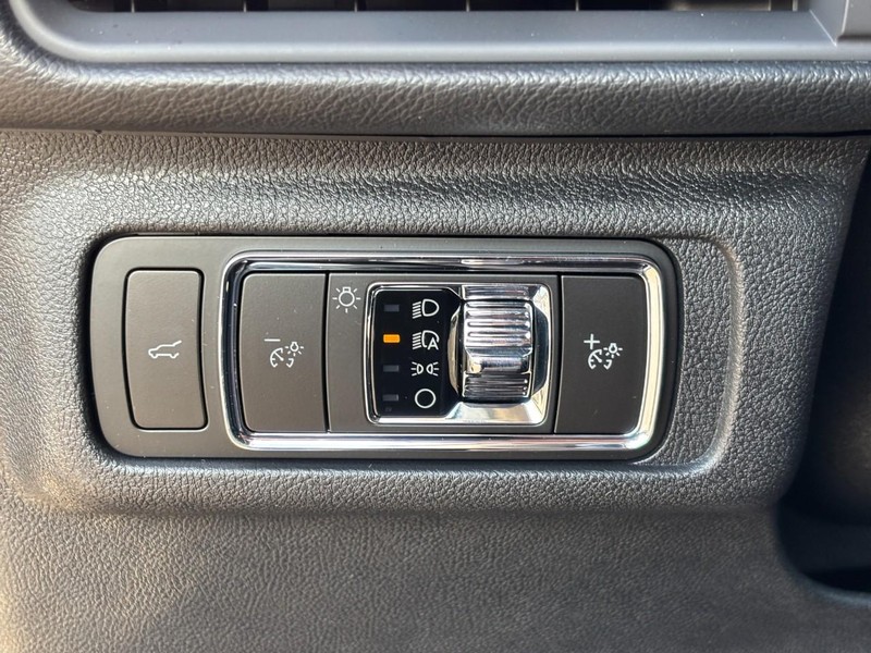 Lincoln Corsair Vehicle Full-screen Gallery Image 18