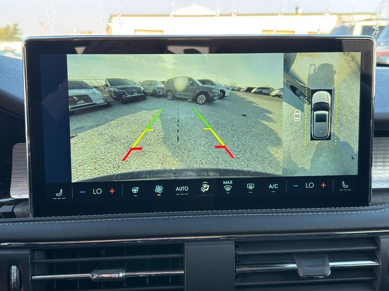 Lincoln Corsair Vehicle Full-screen Gallery Image 24