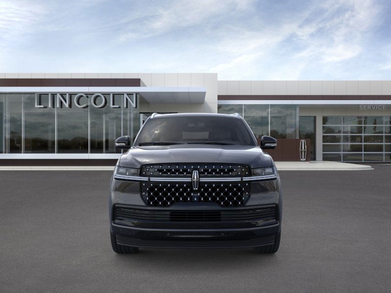 Lincoln Navigator L Vehicle Full-screen Gallery Image 06