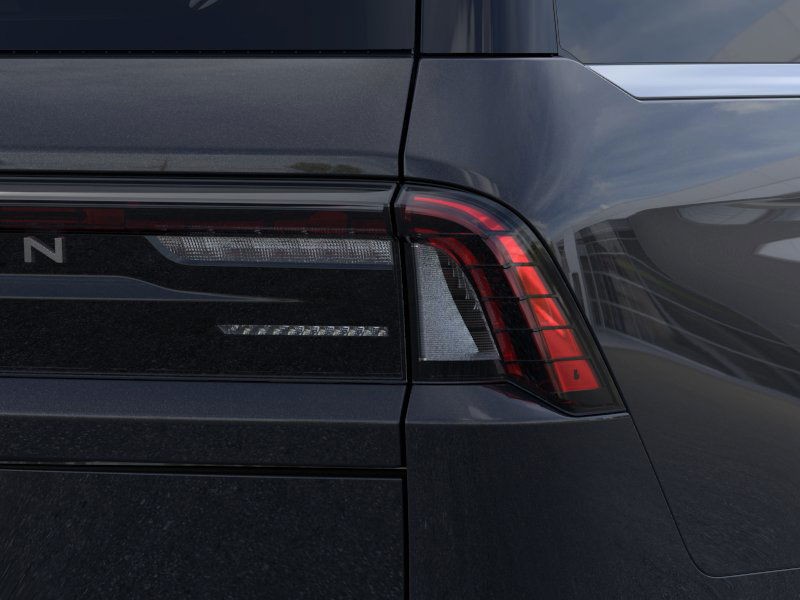 Lincoln Navigator L Vehicle Full-screen Gallery Image 22