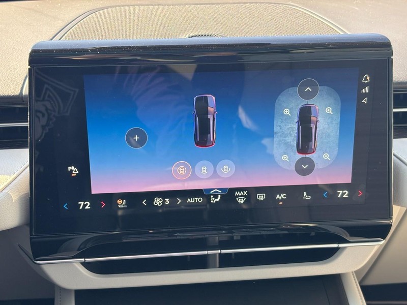 Lincoln Nautilus Vehicle Full-screen Gallery Image 24