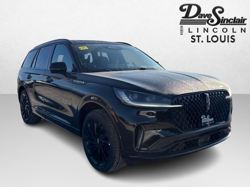 Lincoln Aviator Vehicle Full-screen Gallery Image 03