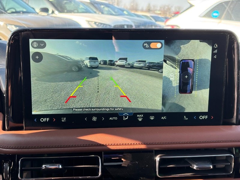 Lincoln Aviator Vehicle Full-screen Gallery Image 25