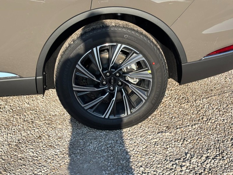 Lincoln Aviator Vehicle Full-screen Gallery Image 10