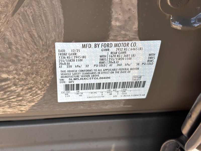 Lincoln Aviator Vehicle Full-screen Gallery Image 27