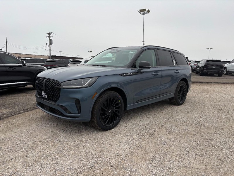 Lincoln Aviator Vehicle Full-screen Gallery Image 10