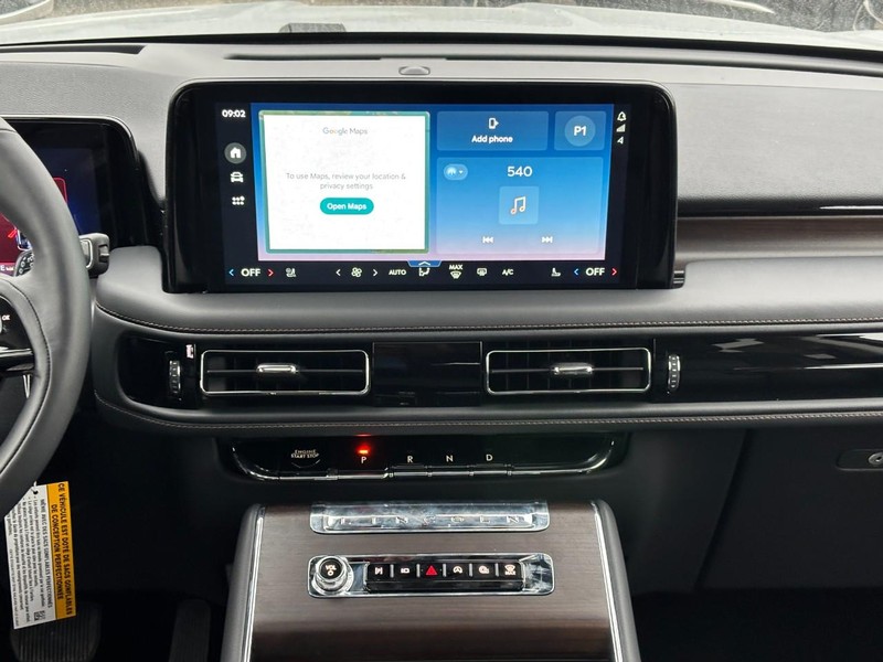 Lincoln Aviator Vehicle Full-screen Gallery Image 15