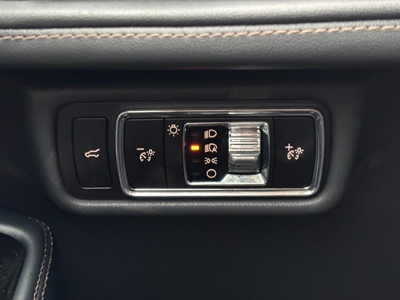 Lincoln Aviator Vehicle Full-screen Gallery Image 19