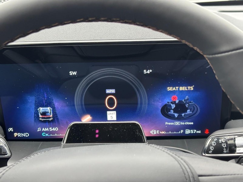 Lincoln Aviator Vehicle Full-screen Gallery Image 23