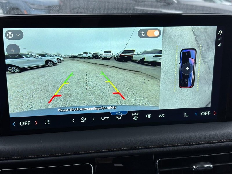 Lincoln Aviator Vehicle Full-screen Gallery Image 25