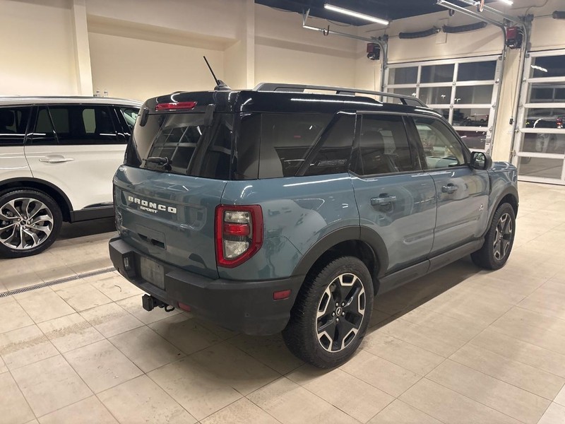 Ford Bronco Sport Vehicle Full-screen Gallery Image 02