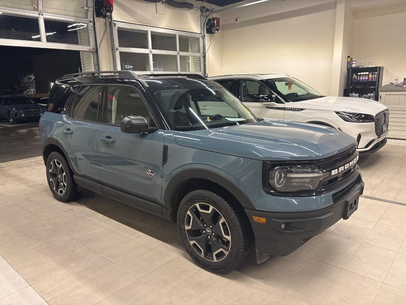 Ford Bronco Sport Vehicle Full-screen Gallery Image 03