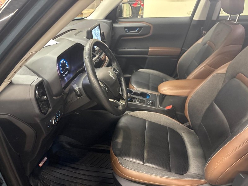 Ford Bronco Sport Vehicle Full-screen Gallery Image 04