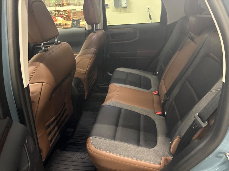 Ford Bronco Sport Vehicle Full-screen Gallery Image 05