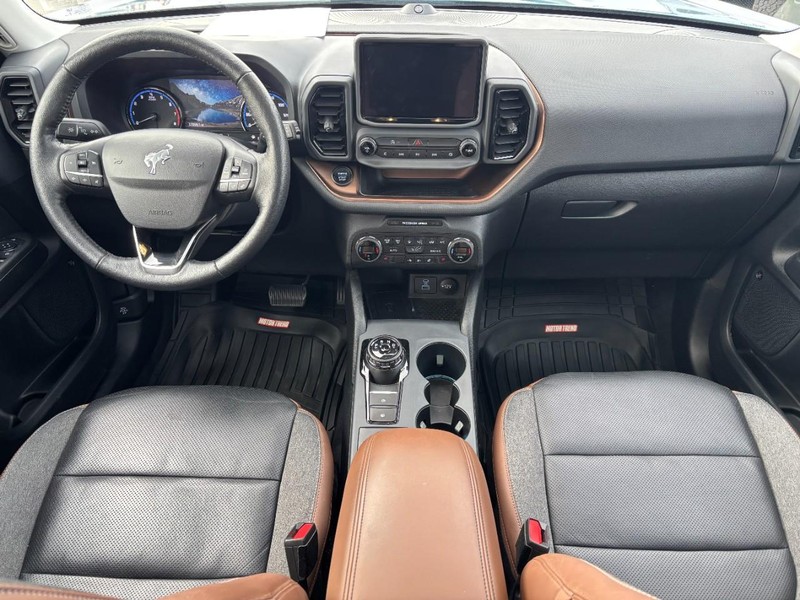 Ford Bronco Sport Vehicle Full-screen Gallery Image 11