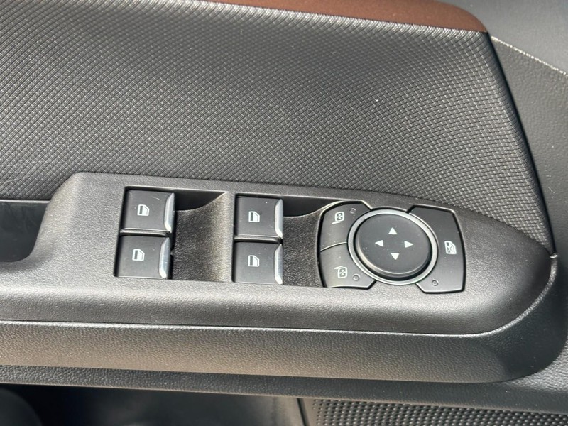 Ford Bronco Sport Vehicle Full-screen Gallery Image 15