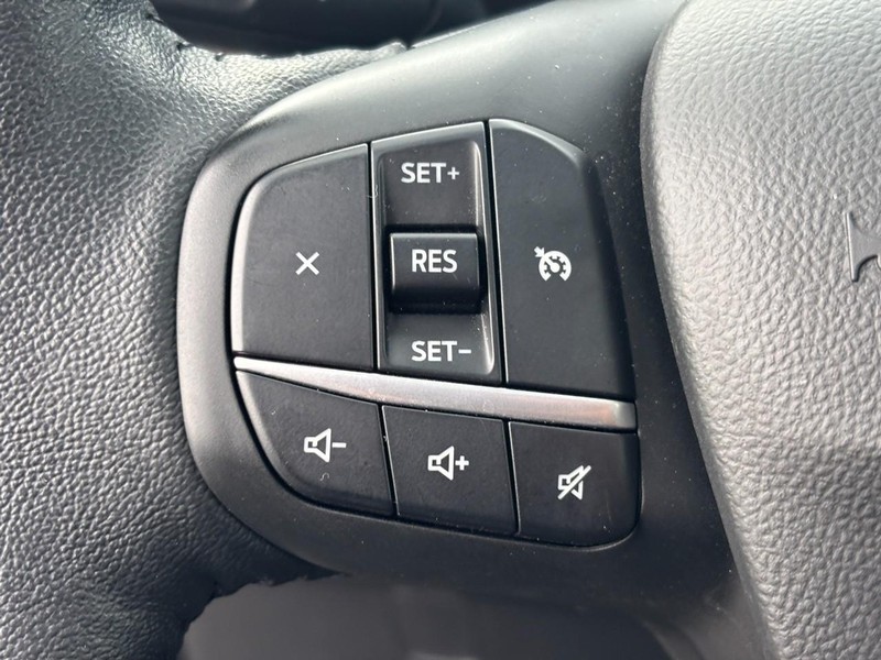 Ford Bronco Sport Vehicle Full-screen Gallery Image 17