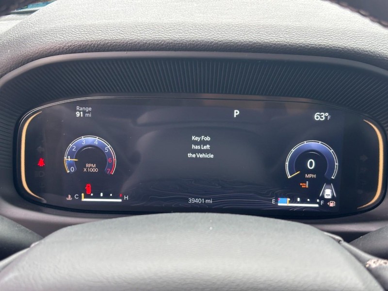 Jeep Wagoneer L Vehicle Full-screen Gallery Image 23