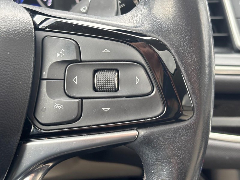 Buick Enclave Vehicle Full-screen Gallery Image 22