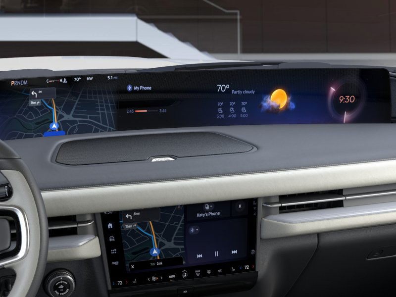 Lincoln Navigator L Vehicle Full-screen Gallery Image 15