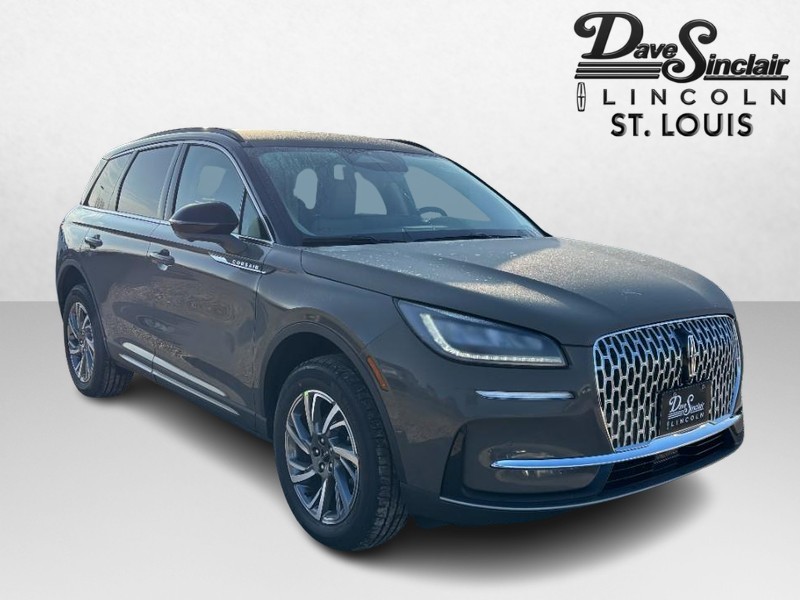 Lincoln Corsair Vehicle Full-screen Gallery Image 03