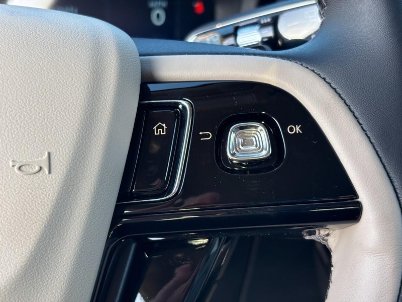 Lincoln Corsair Vehicle Full-screen Gallery Image 21